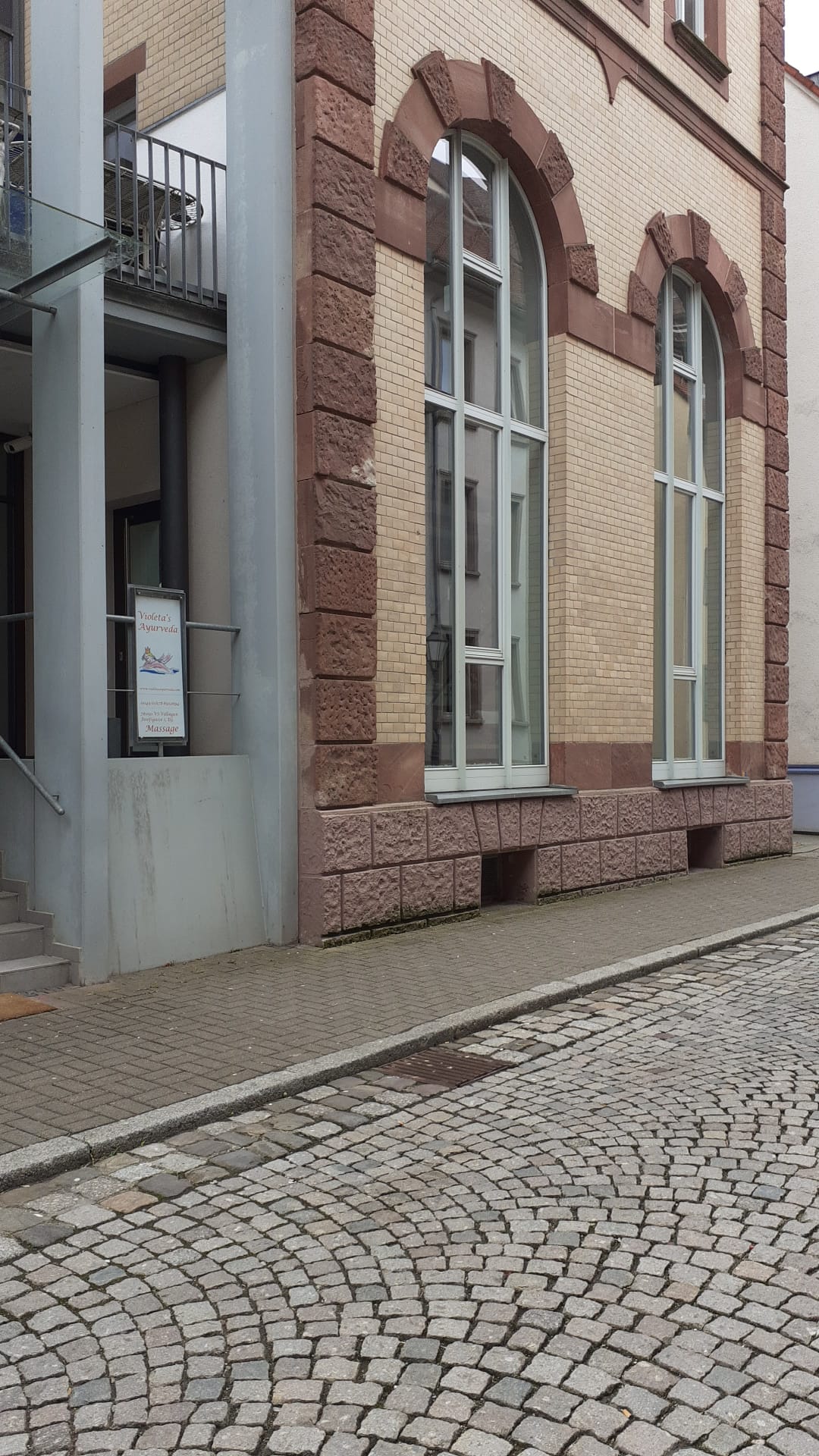 Außen und Eingang